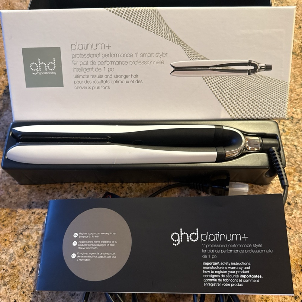 ghd Platinum+ Professional Performance Styler - Black and White